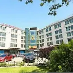 Super 8 Hotel Beijing Liangxiang San Zhong